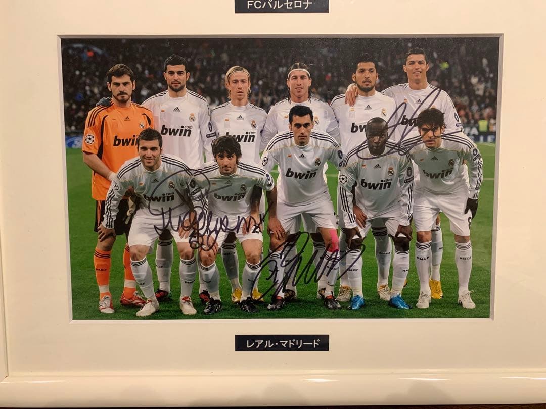 ★伝説メンバー★[鑑定書付] バルサ×レアル　メッシ　クリロナ　サイン入り額縁