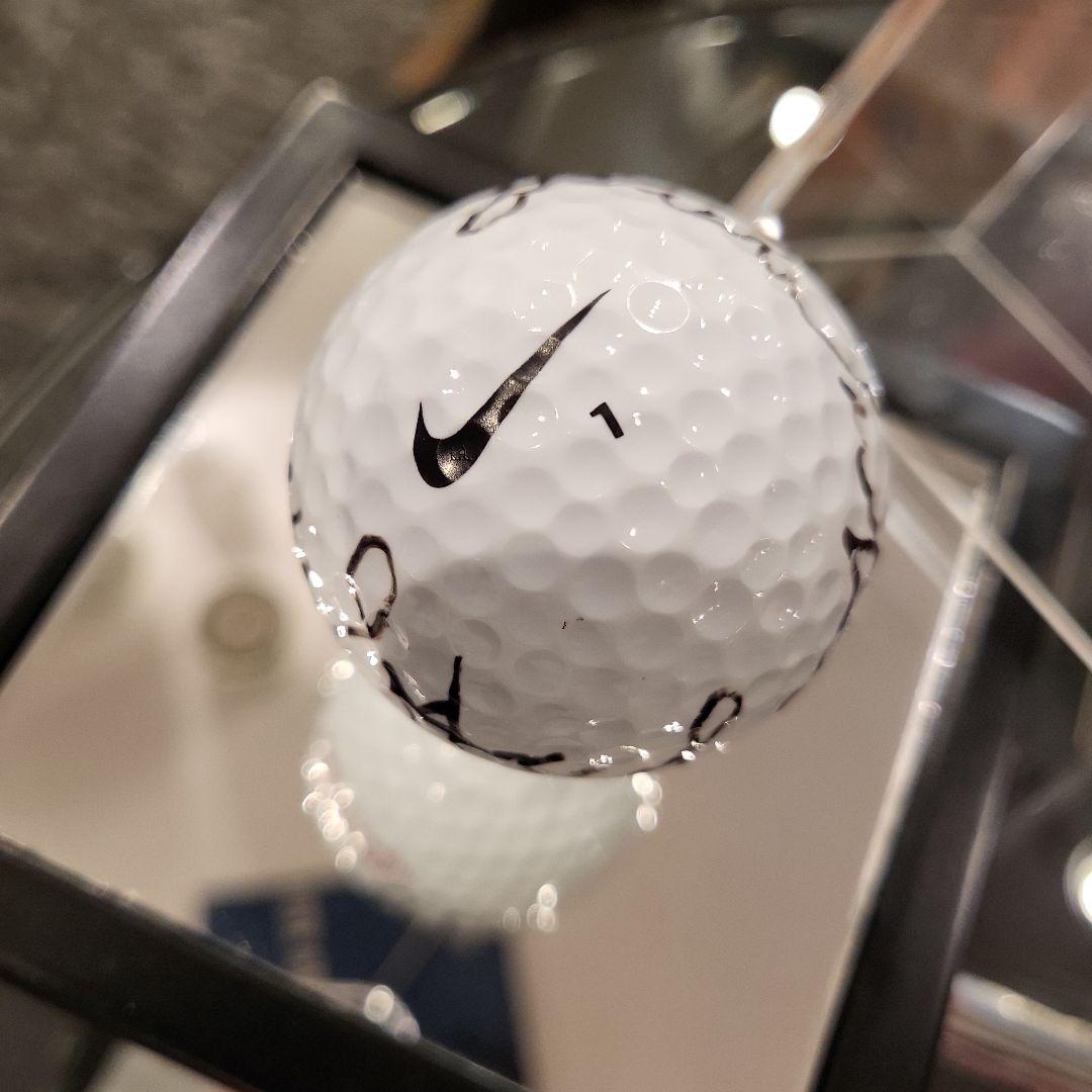 タイガーウッズ直筆サインボール