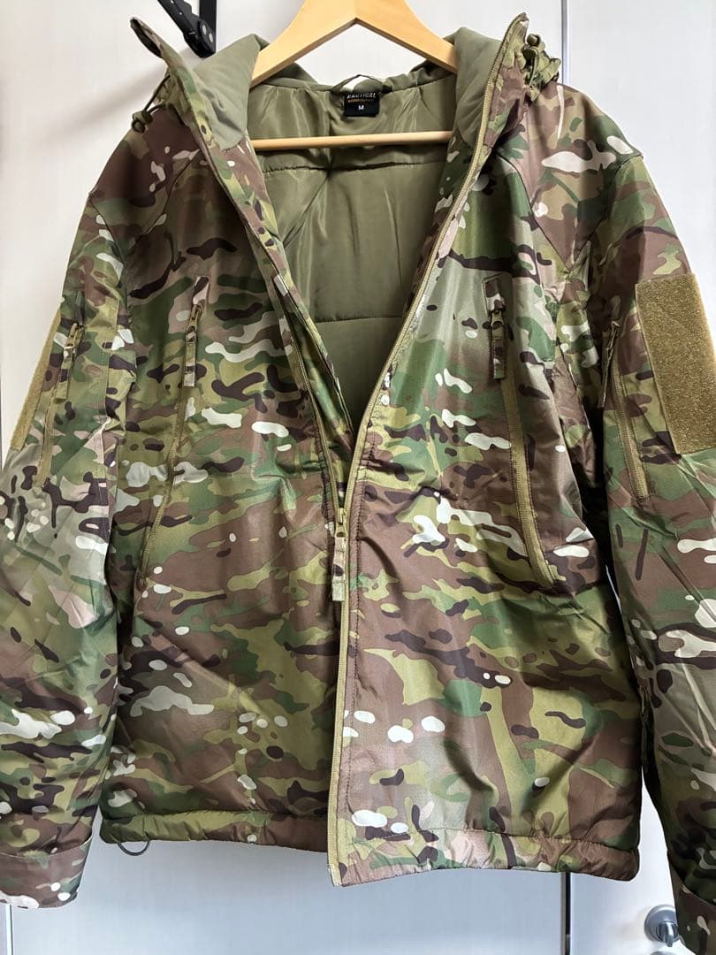 未使用保管品ロシア軍北朝鮮軍仕様防寒衣中綿入マルチカム。街着にも、お洒落です。