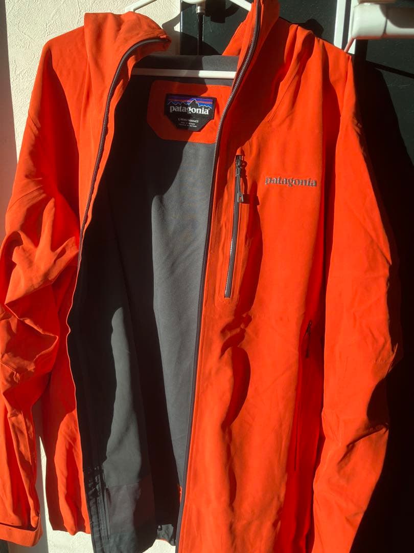 patagonia オレンジ フード付きジャケット
