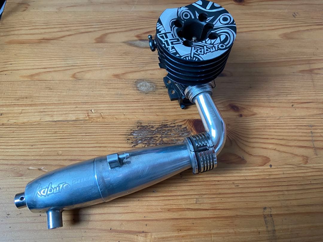 1／10 RCエンジン SMJ KABUTO T12エンジンとマフラー