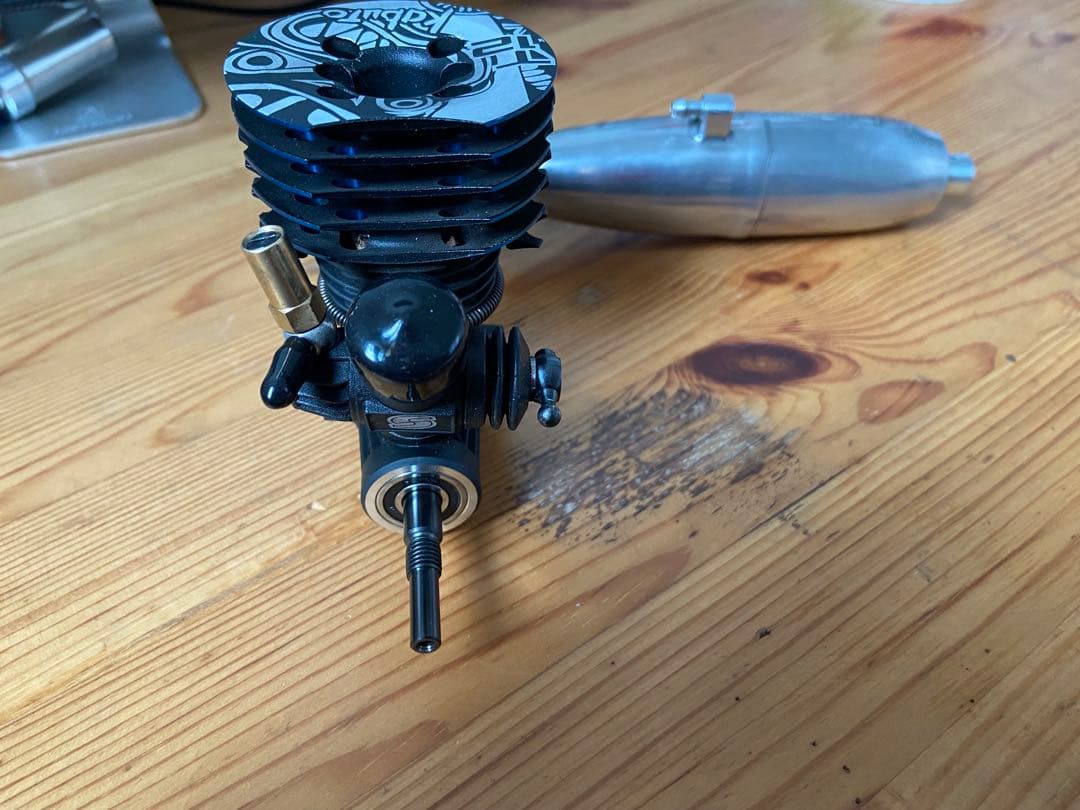 1／10 RCエンジン SMJ KABUTO T12エンジンとマフラー