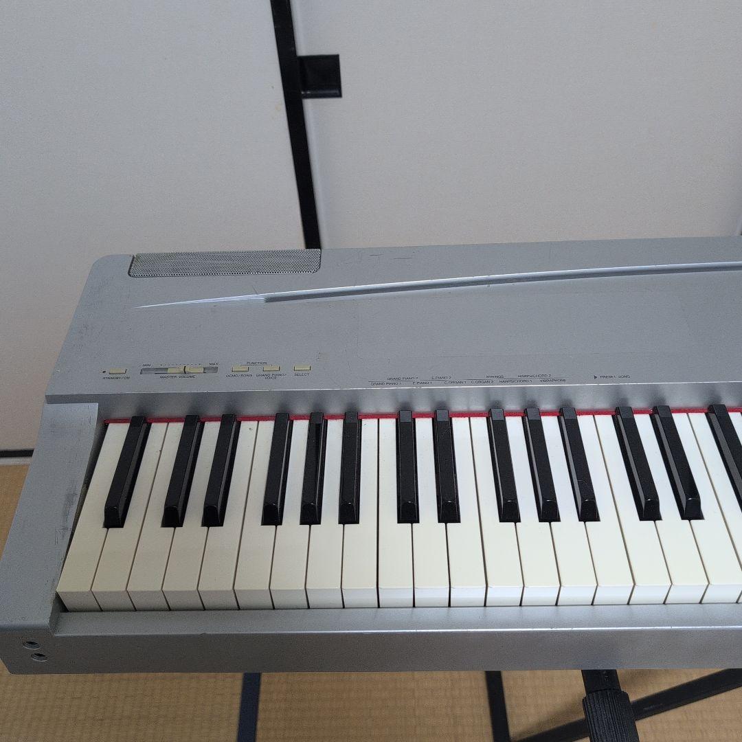 送料無料　電子ピアノ　YAMAHA P-70