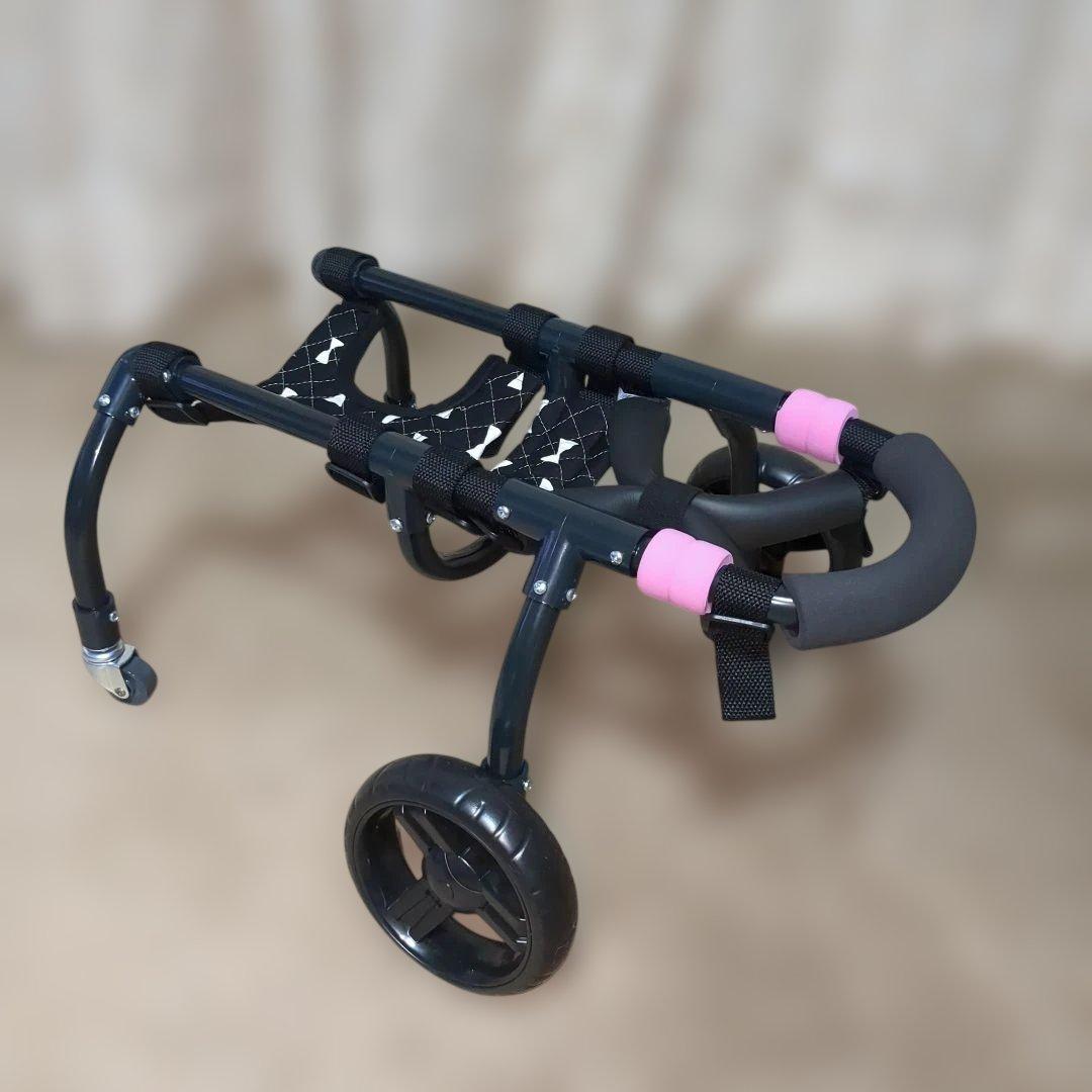 ワンちゃん4輪　リハビリ　食事補助　犬用車椅子　シニア犬補助　犬の歩行器