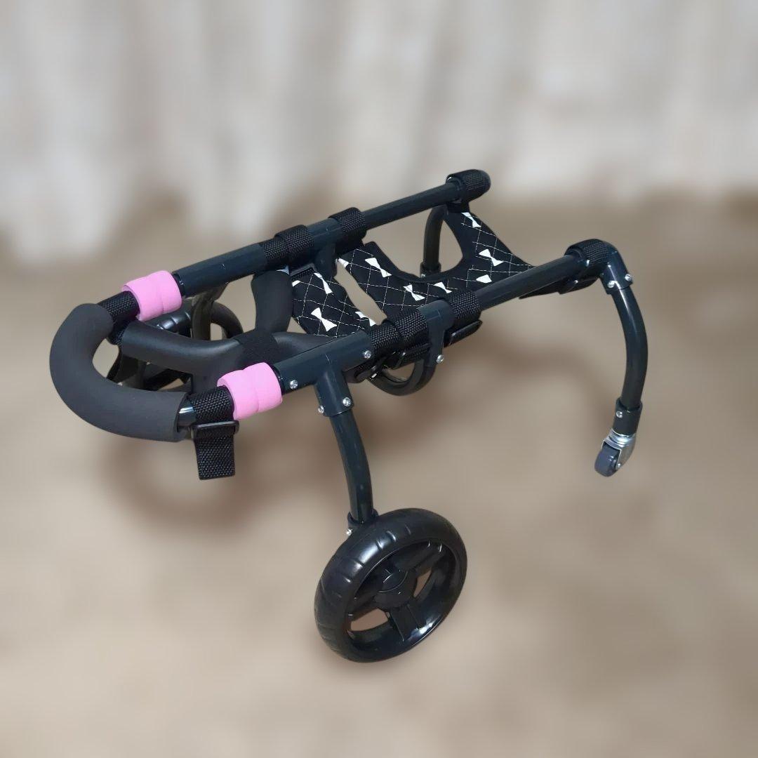 ワンちゃん4輪　リハビリ　食事補助　犬用車椅子　シニア犬補助　犬の歩行器