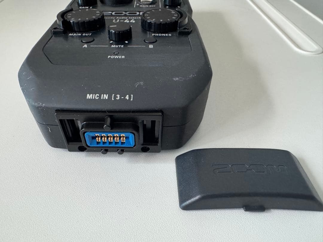 Zoom U-44 オーディオインターフェース