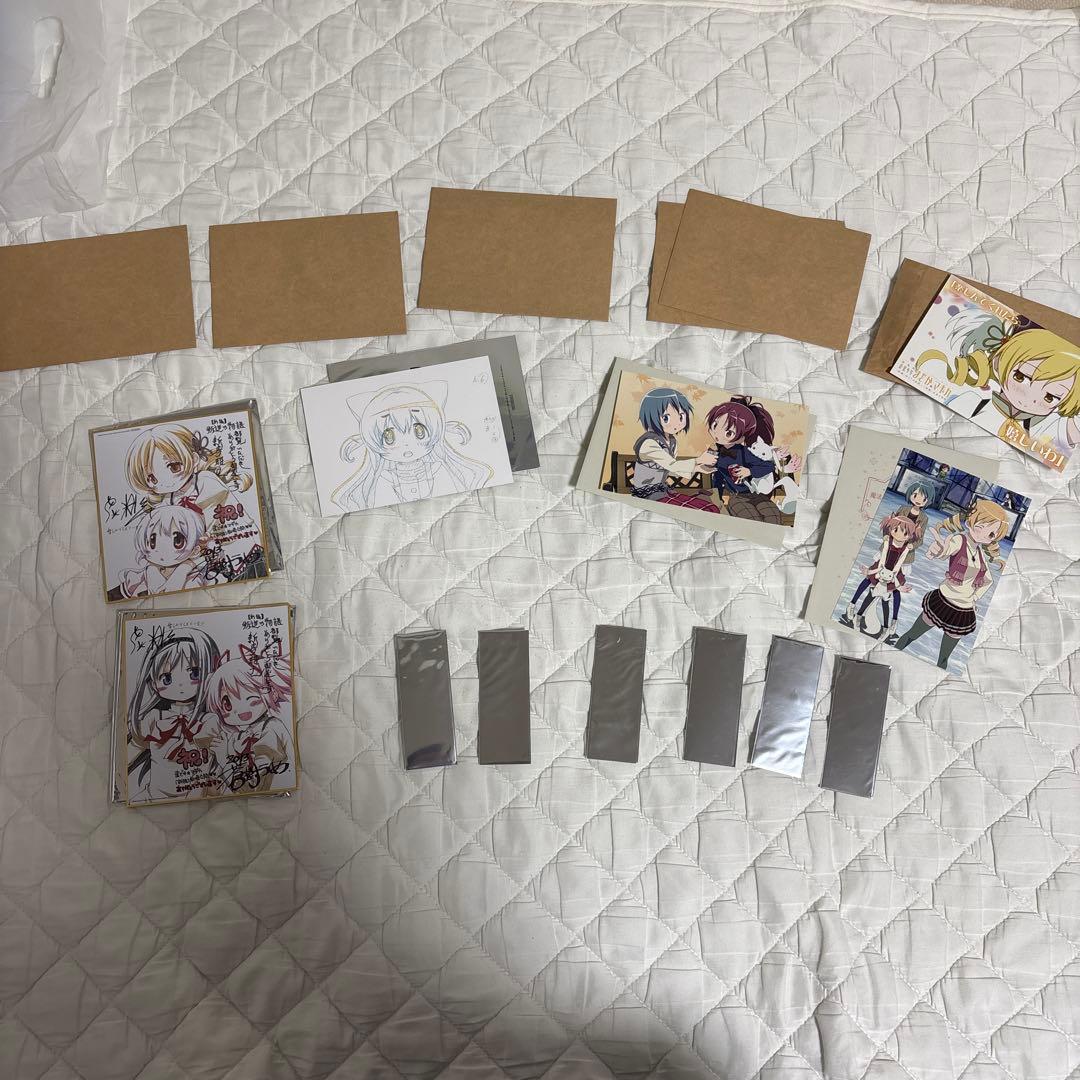まどか☆マギカグッズ大量　カレンダー、クリアファイル、タペストリー、特典等
