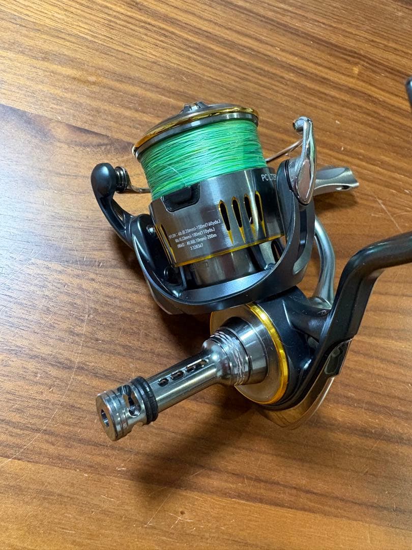 ダイワ　23エアリティ　PC LT 2500-H ゴメクサス　ハンドル