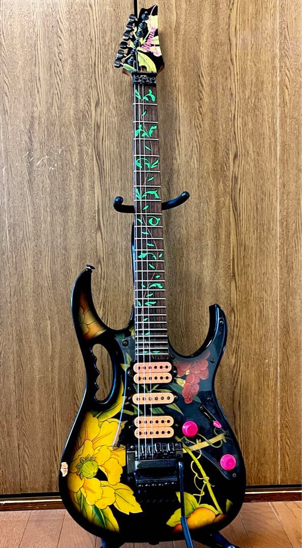 Ibanez JEM77 Floral Pattern初期スティーヴヴァイモデル
