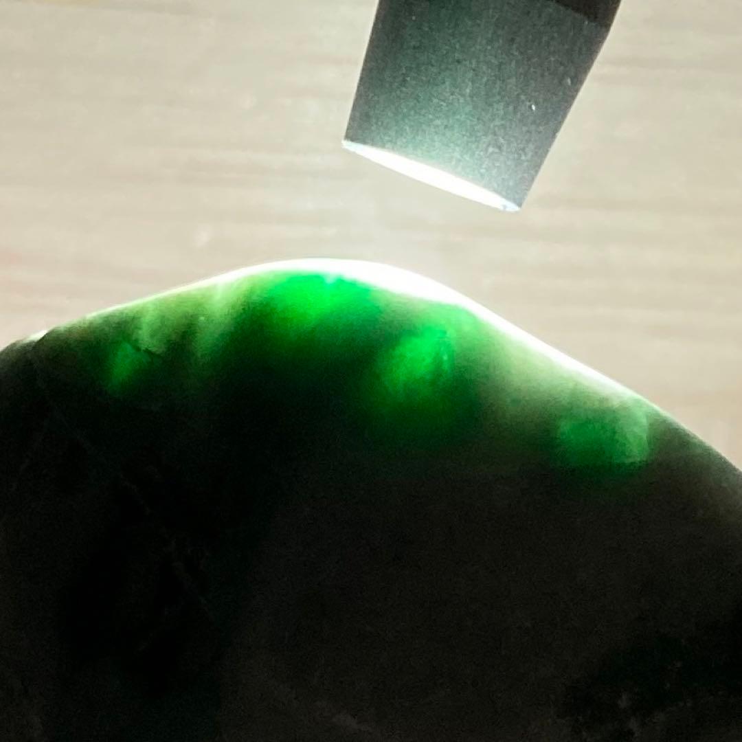 【専用品】　糸魚川翡翠　インペリアルジェダイト　翡翠　原石　93.7ｇ