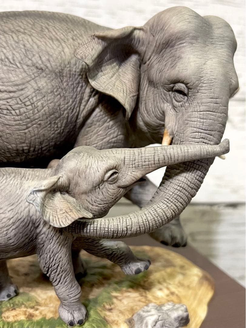 LENOX製　1985年　7大陸の野生動物シリーズ　アジア象の親子　陶器置物