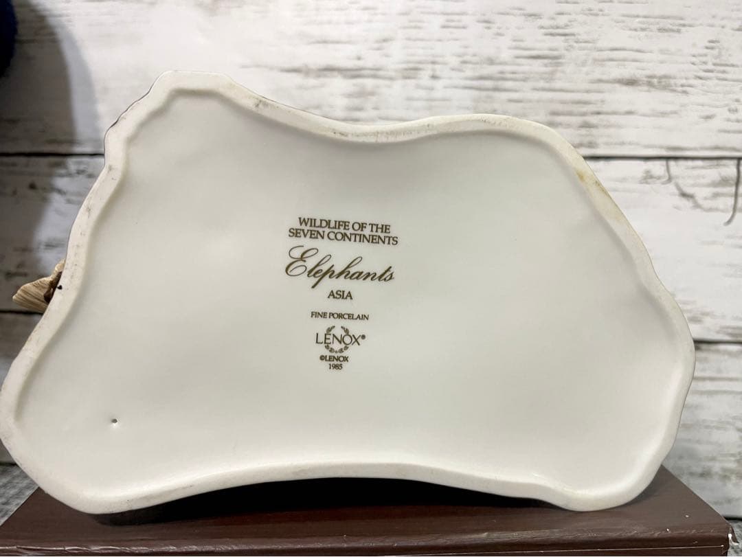 LENOX製　1985年　7大陸の野生動物シリーズ　アジア象の親子　陶器置物