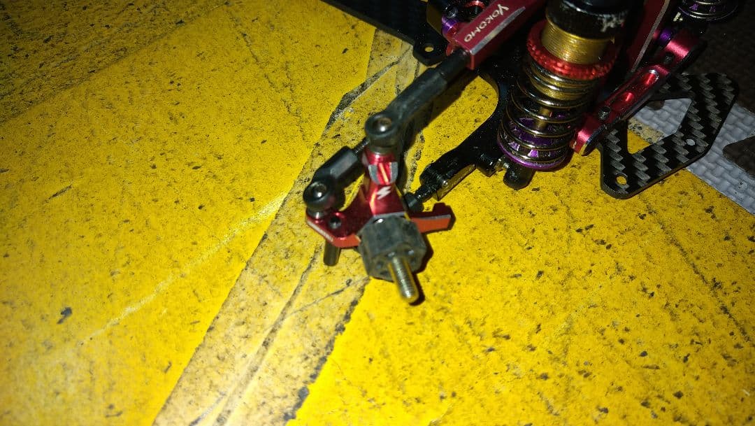 RD2.0フルチューン、メタルガレージシャーシ、GRK5RHナックル赤