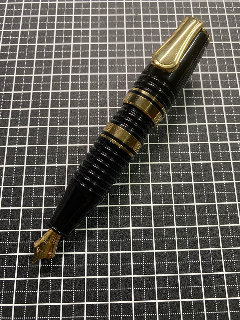 Platinum Glamor 万年筆　字幅M