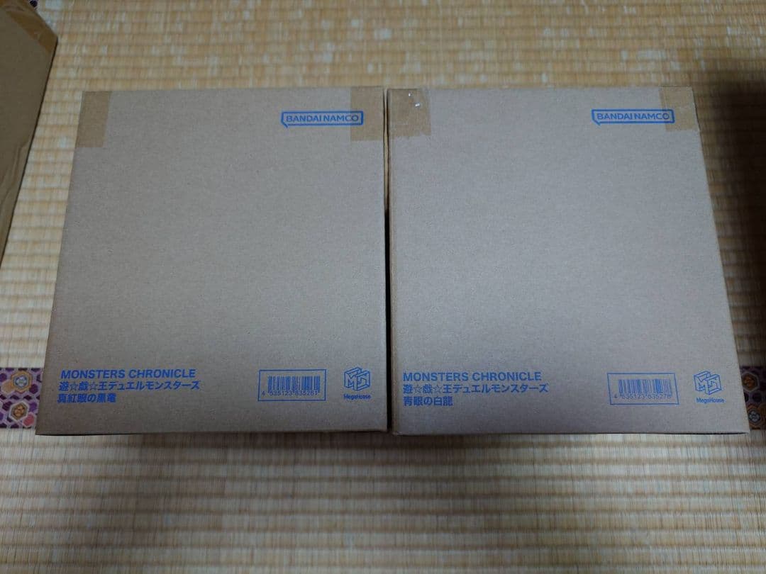 MONSTERS CHRONICLE　遊☆戯☆王　真紅眼の黒竜　青眼の白龍