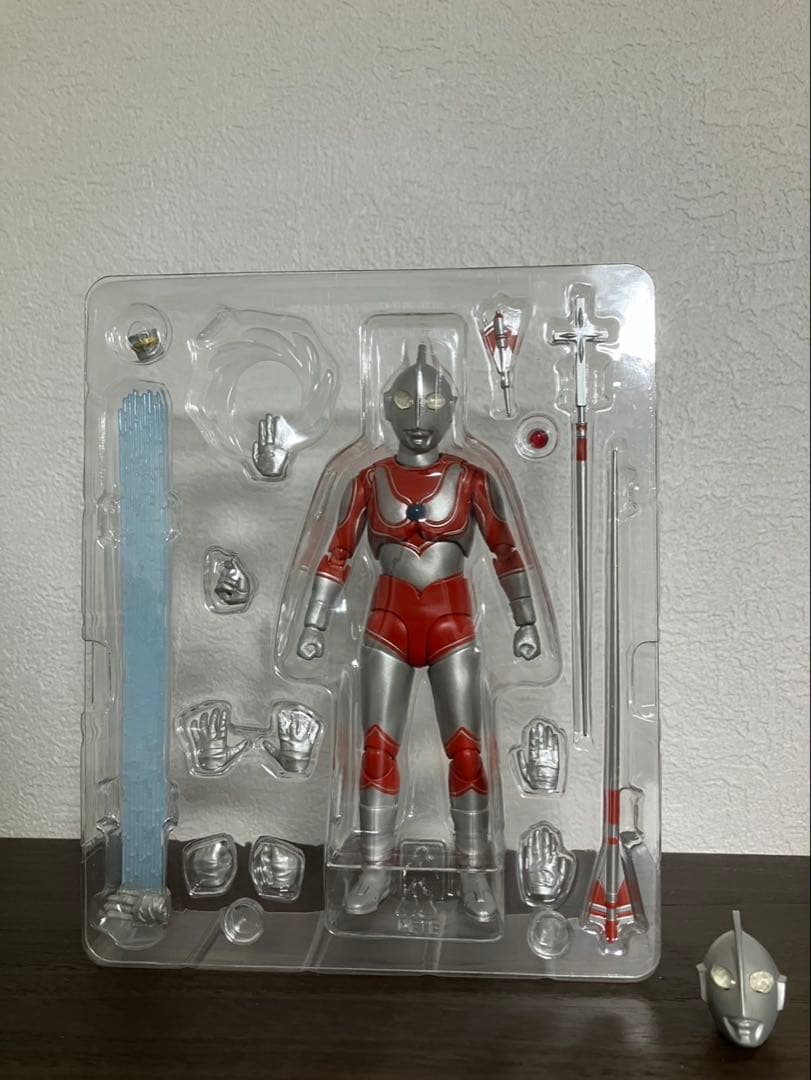 仮面ライダーV3 帰ってきたウルトラマン　S.Hフィギュアーツ バンダイ