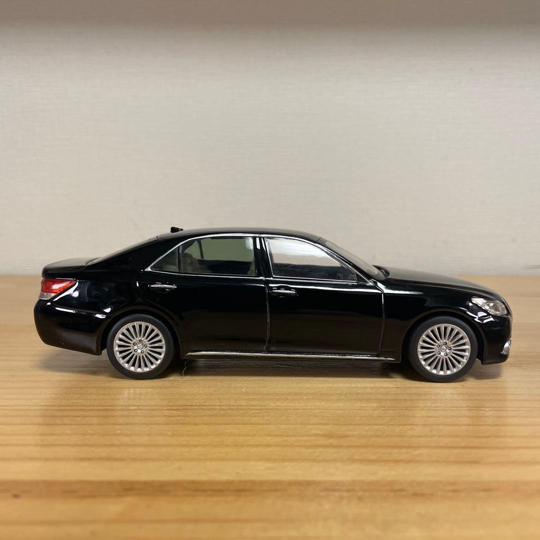 トヨタ　クラウン　マジェスタ　210系　カラーサンプル　プレシャスシルバー