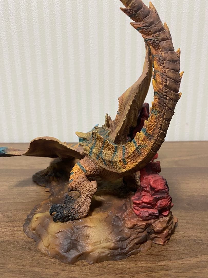 クリエイターズモデル　ティガレックス　フィギュア