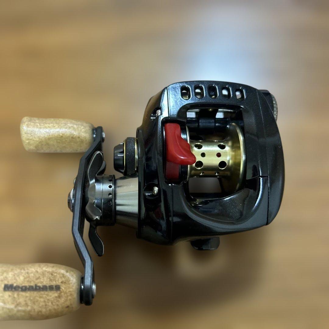 美品　Megabass Orochi 左巻きリール 7.1:1