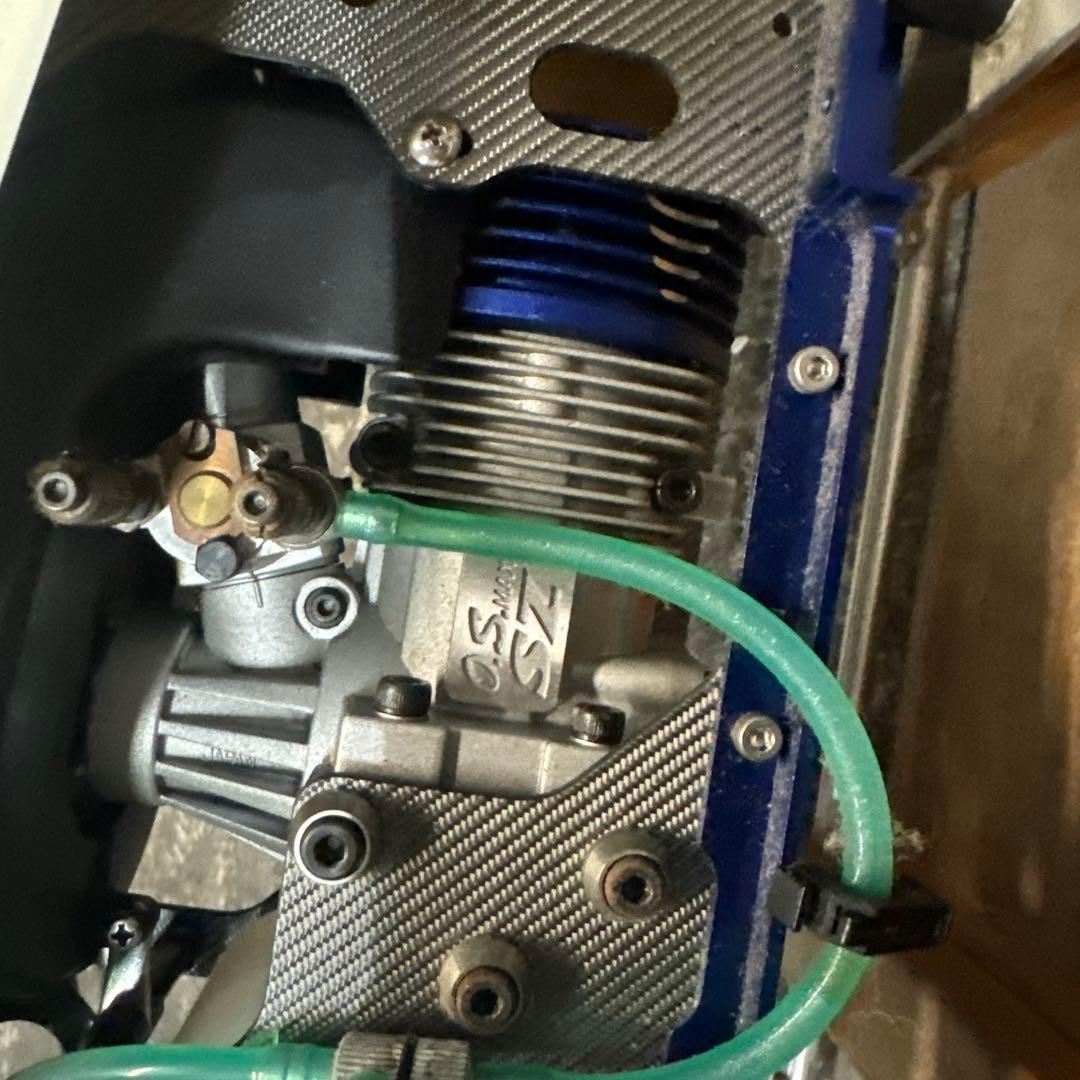 ガソリンエンジン搭載ラジコンヘリ