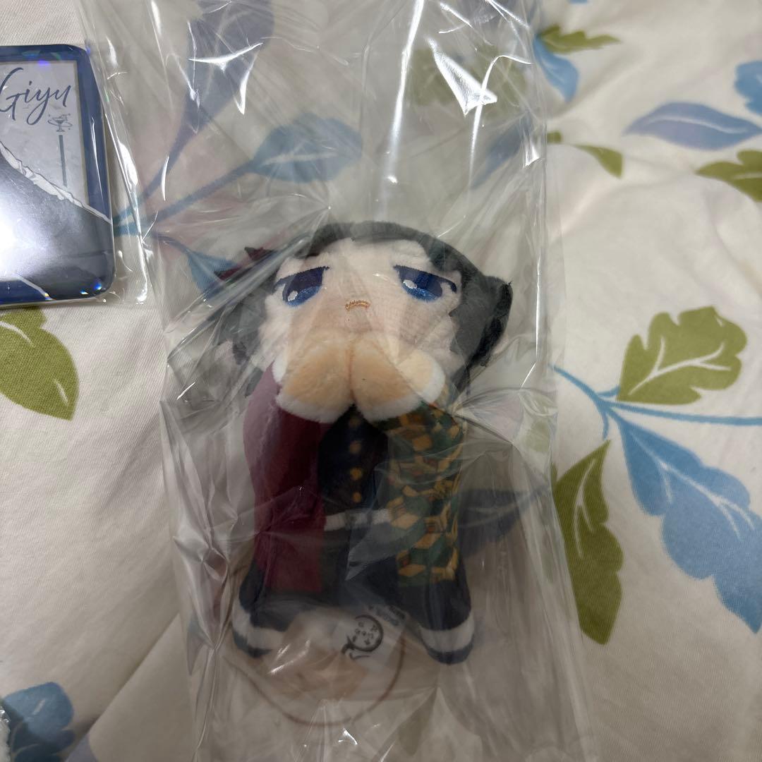 冨岡義勇 モクテルバー コレクションロト 缶バッジとハグキャラ　2点セット