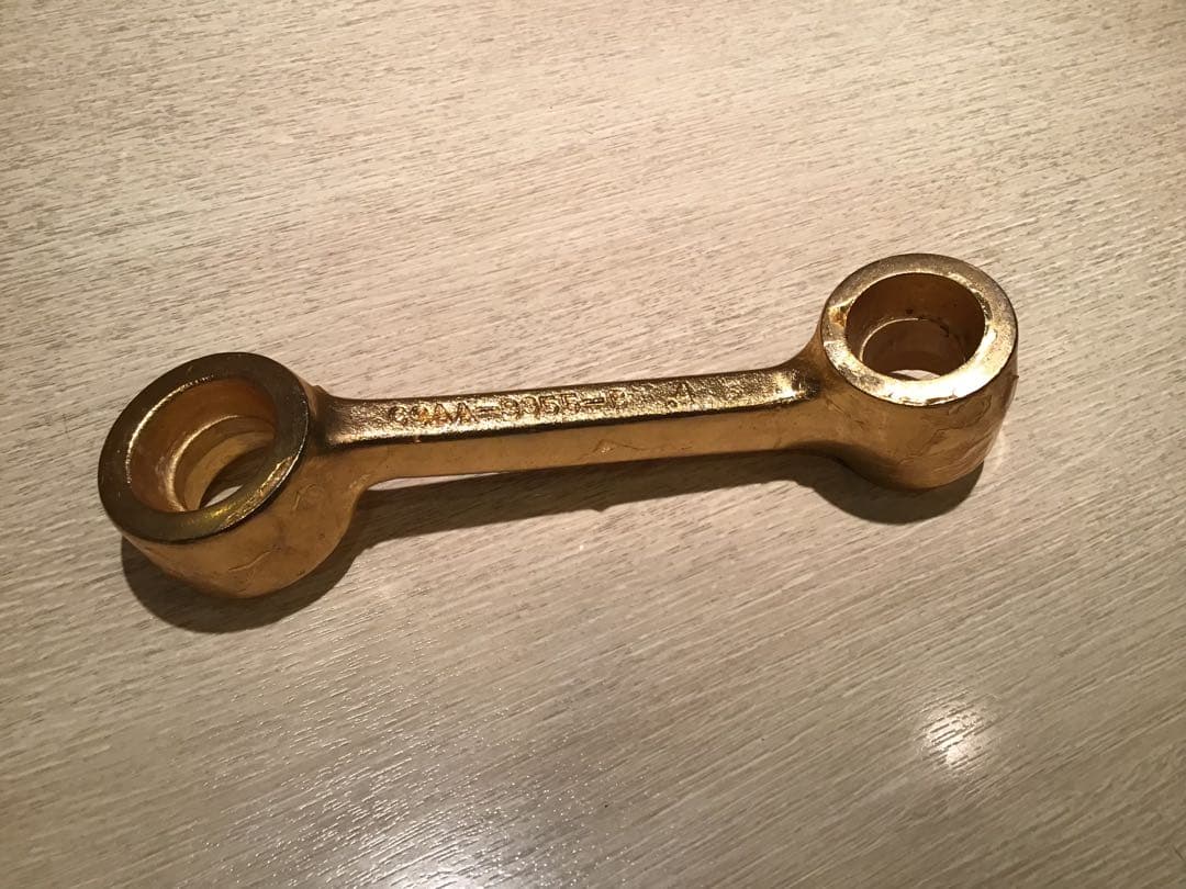 金色のアート用パーツ1969年金メッキフォード置物