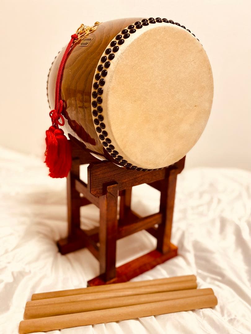 【岡田屋布施】中型和太鼓 木製バチ&スタンド付き