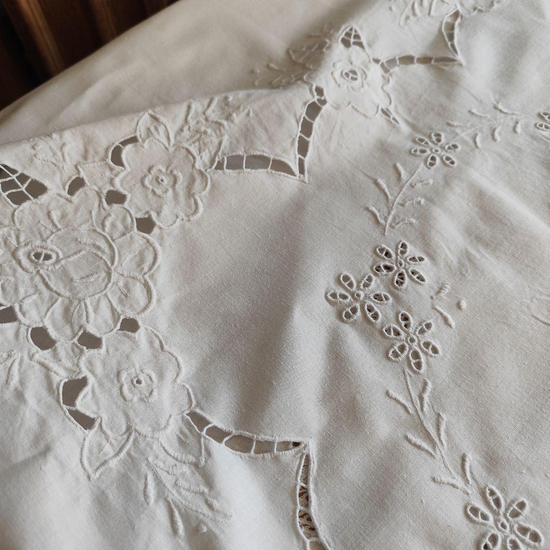 白糸カットワーク　ヴィンテージクロス