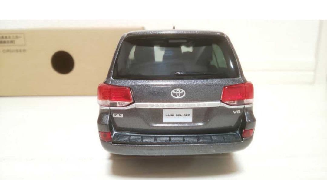 TOYOTA／ランドクルーザー／colorグレーメタリック（１Ｇ３）／外箱付き