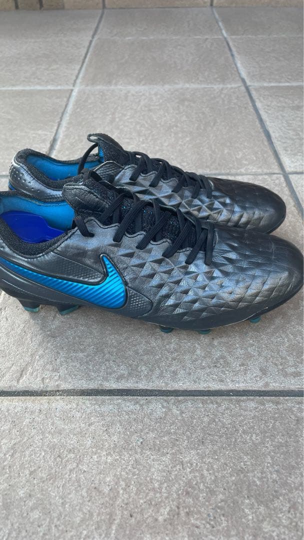 Nike サッカーシューズ ブラック/ブルー　ティエンポ8FG