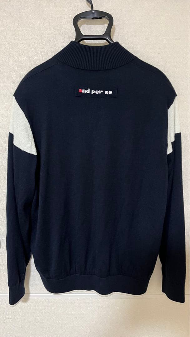 【美品】アンパスィ　ジッパー付きニット