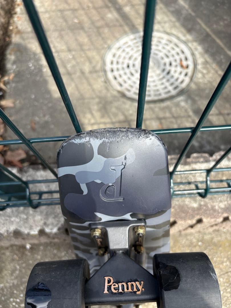 Penny 22インチ ブラックナイト カモフラ