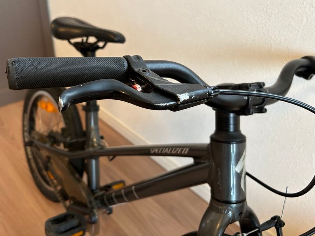 スペシャライズド　JETT16インチ