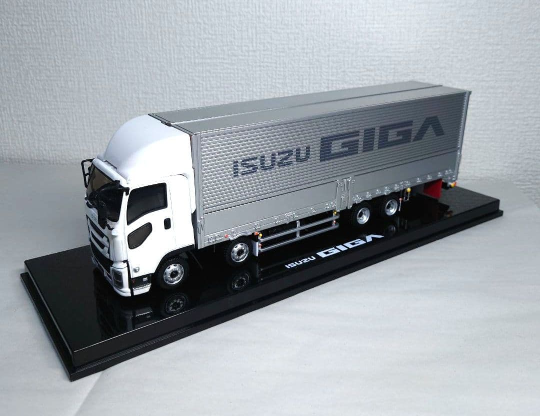 いすゞギガ 1/43スケール　ミニカー　訳あり加工品