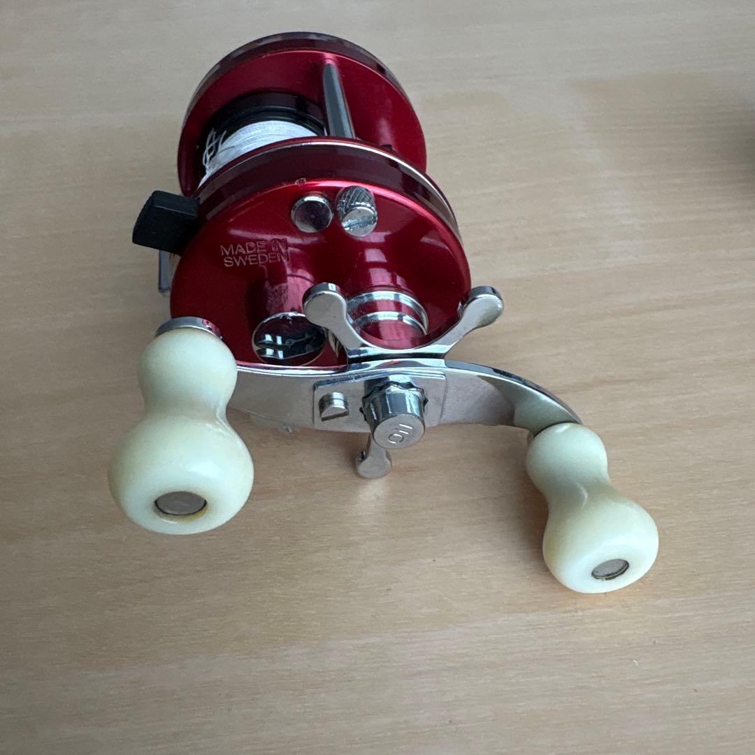 美品　ABU Ambassadeur 2500c RED