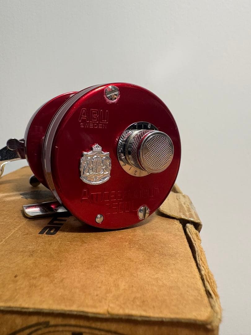 美品　ABU Ambassadeur 2500c RED