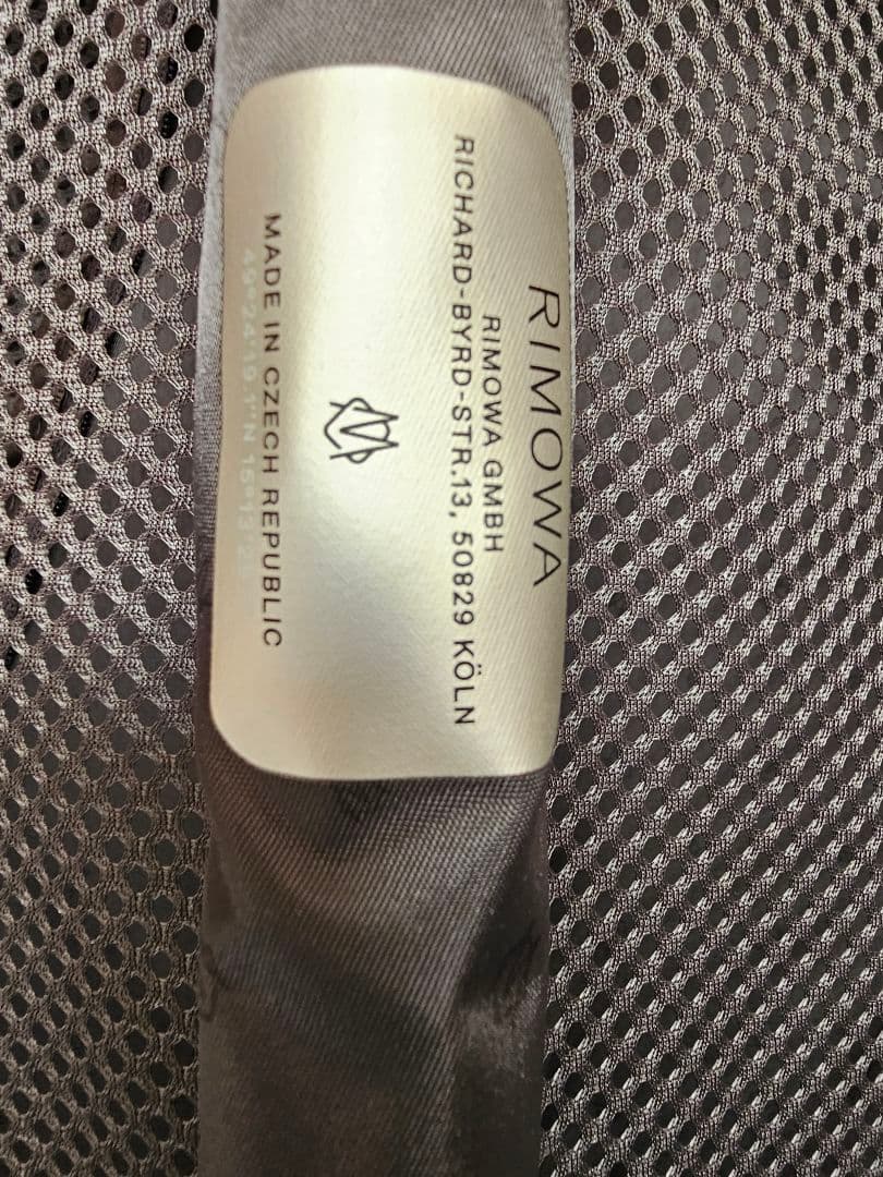 ☆ リモワ エッセンシャルライト キャビンS 31L グロスブルー 新品同様品