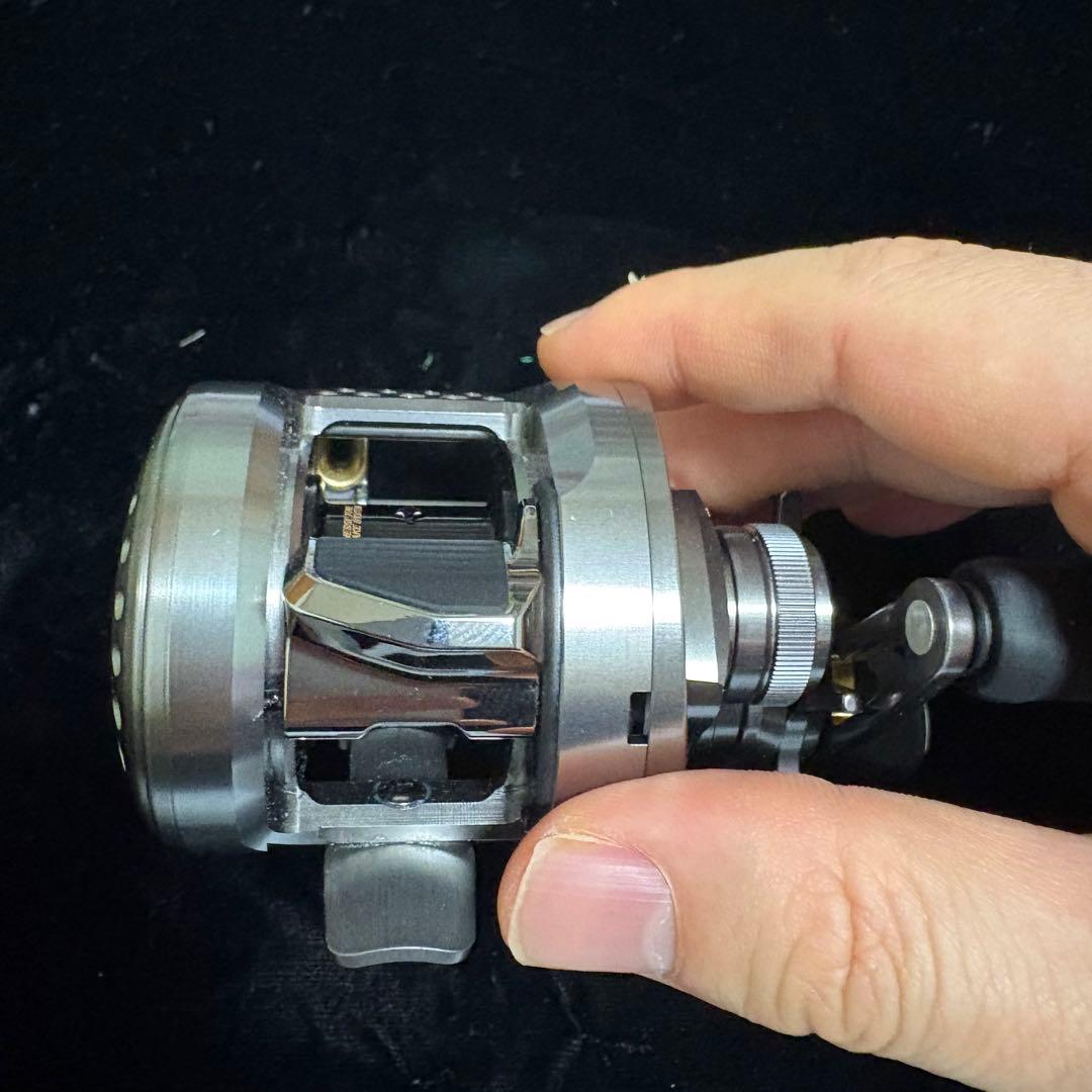 シマノ　23 カルカッタコンクエスト BFS 右巻き XG 美品