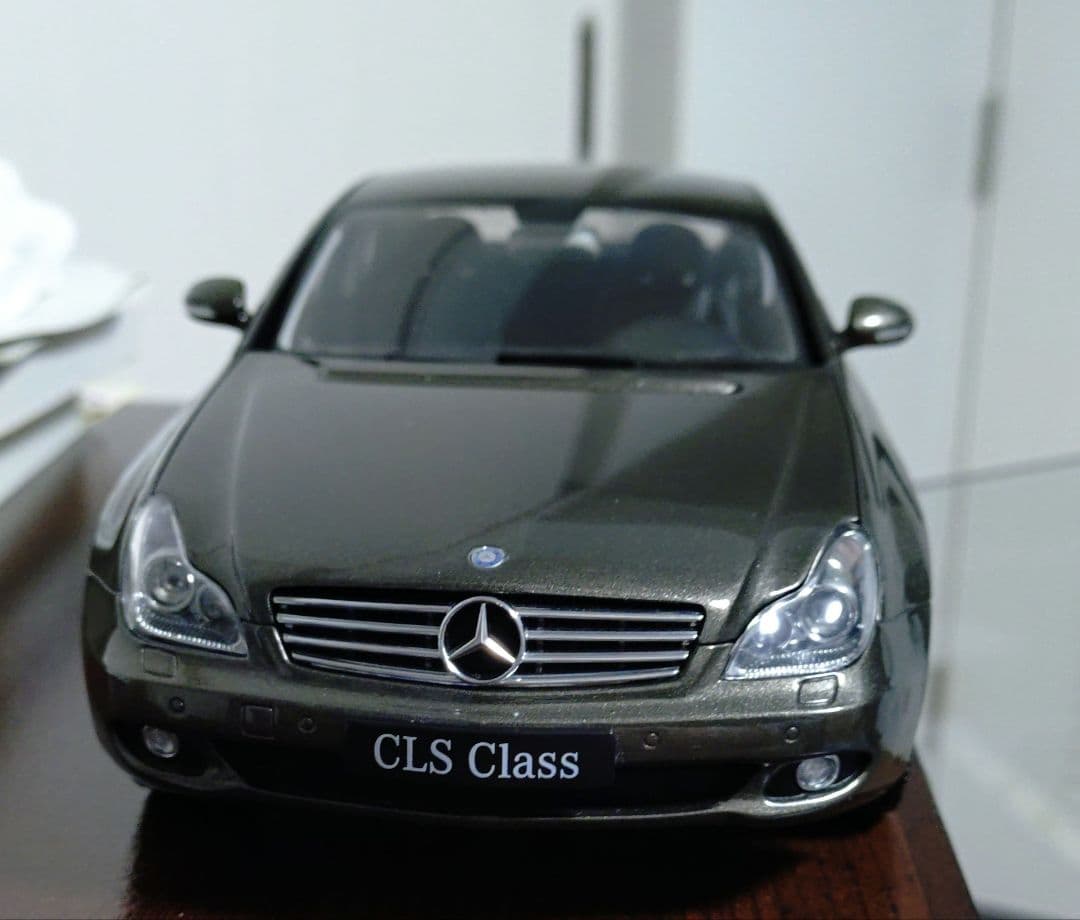 ミニカー 京商 KYOSHO 1/18 メルセデスベンツ CLS ダークグレー