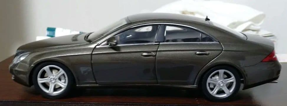 ミニカー 京商 KYOSHO 1/18 メルセデスベンツ CLS ダークグレー