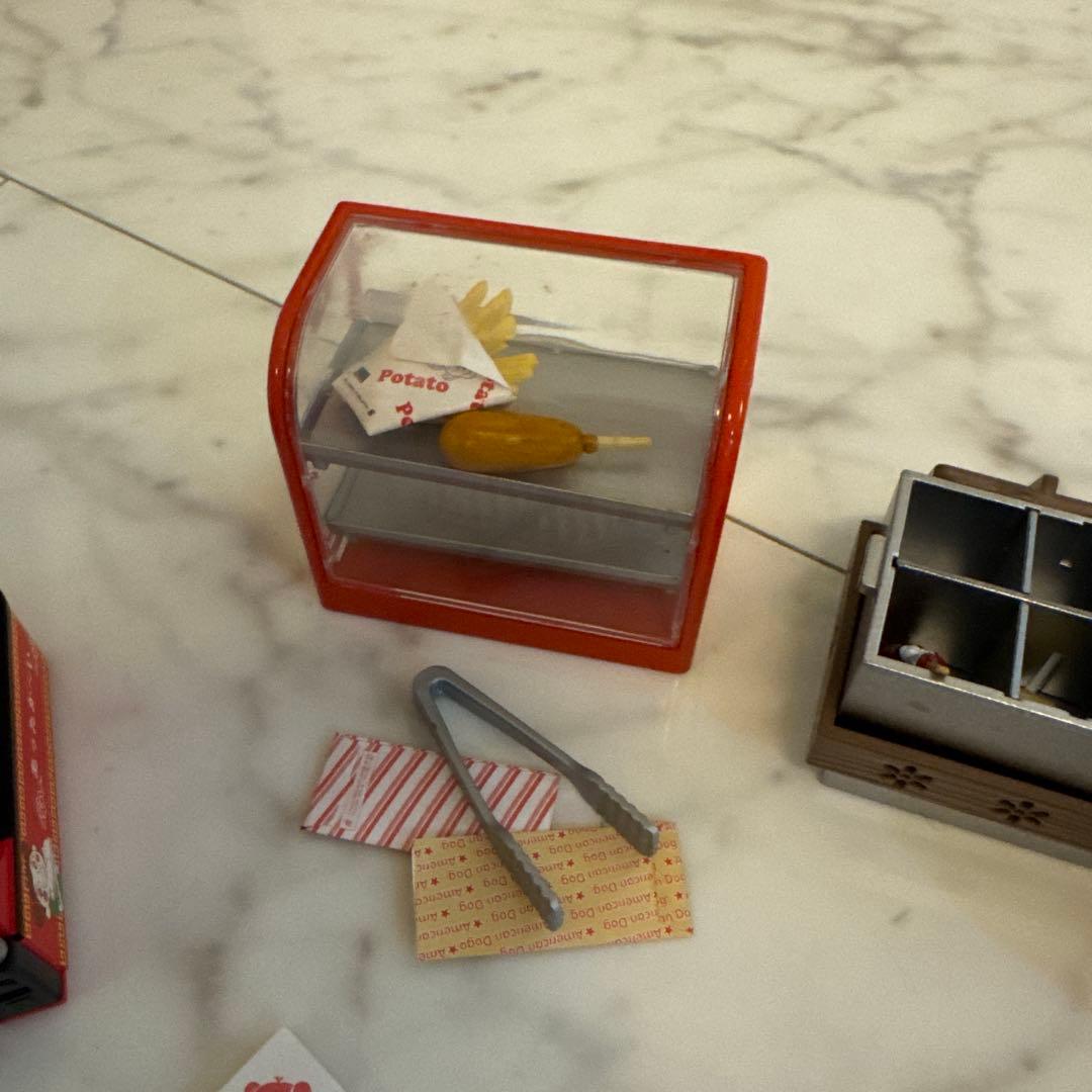 フィギュア　本日開店コンビニ　　４種➕おまけ