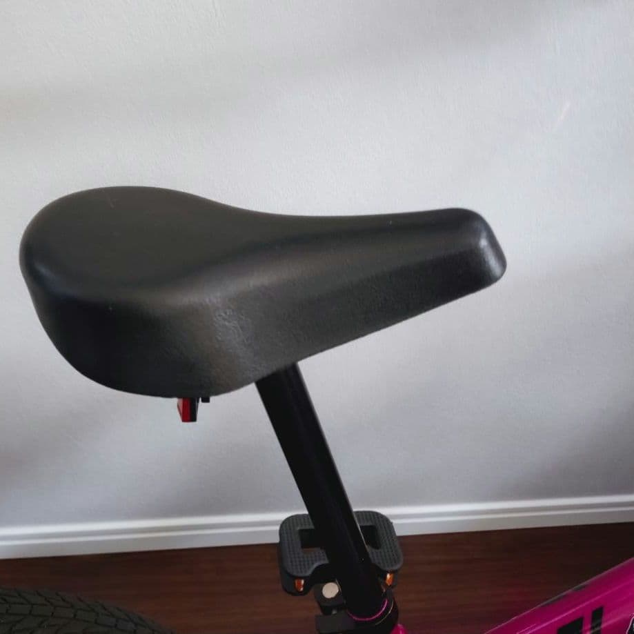 たのメル便【美品】STRIDER14xストライダー フューシャピンク スタンド付