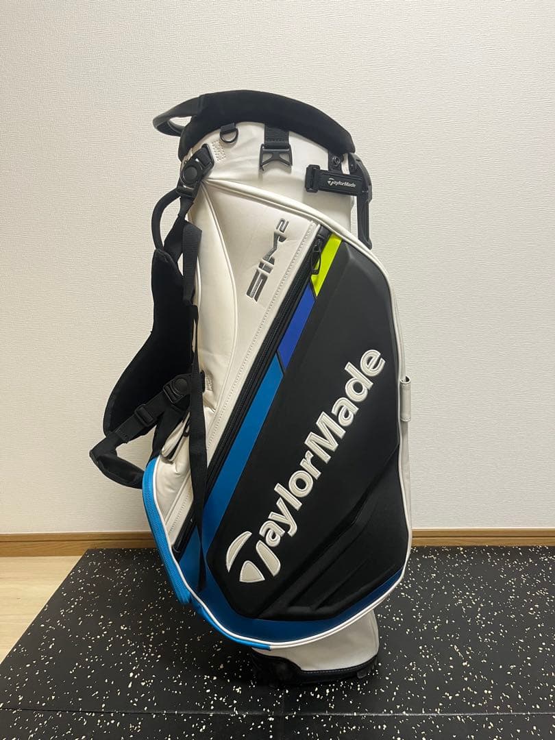 TaylorMade SIM2MAX キャディバッグ