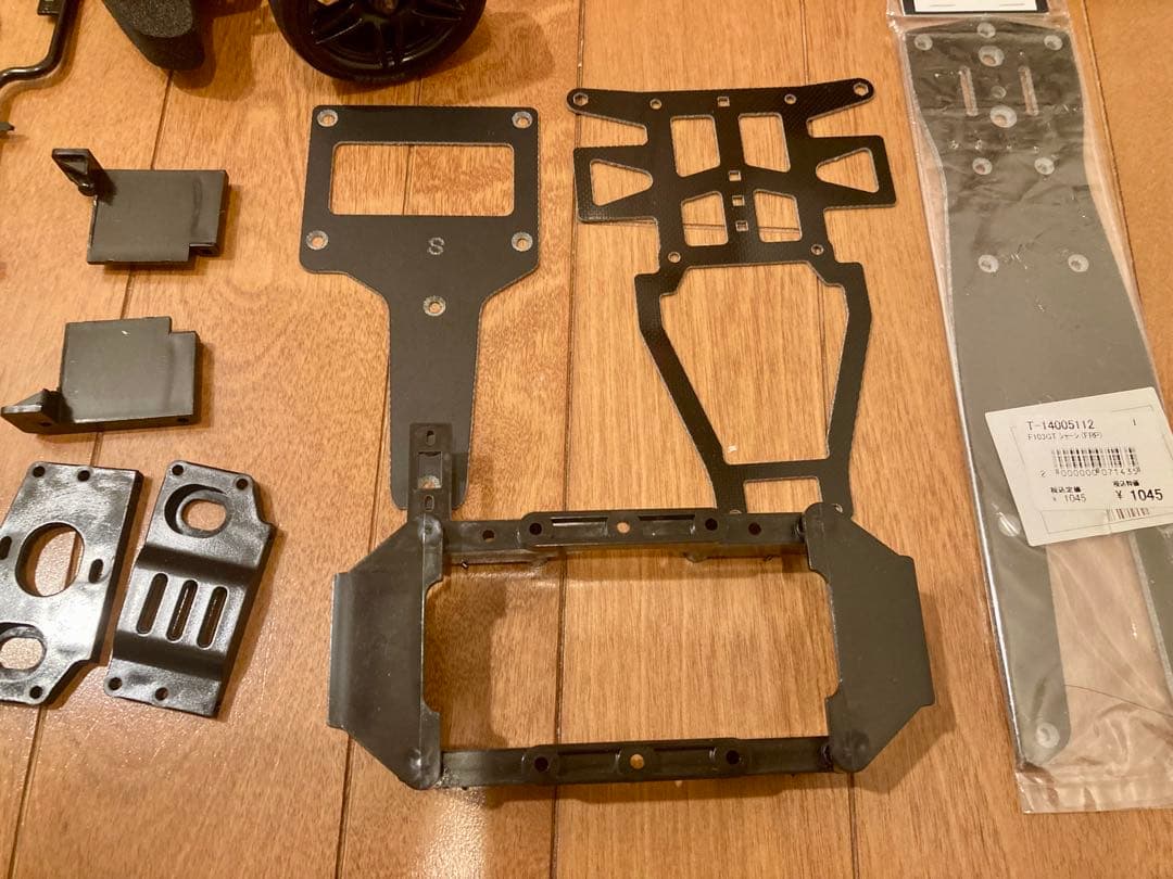 タミヤF103GTシャーシ メカ付き