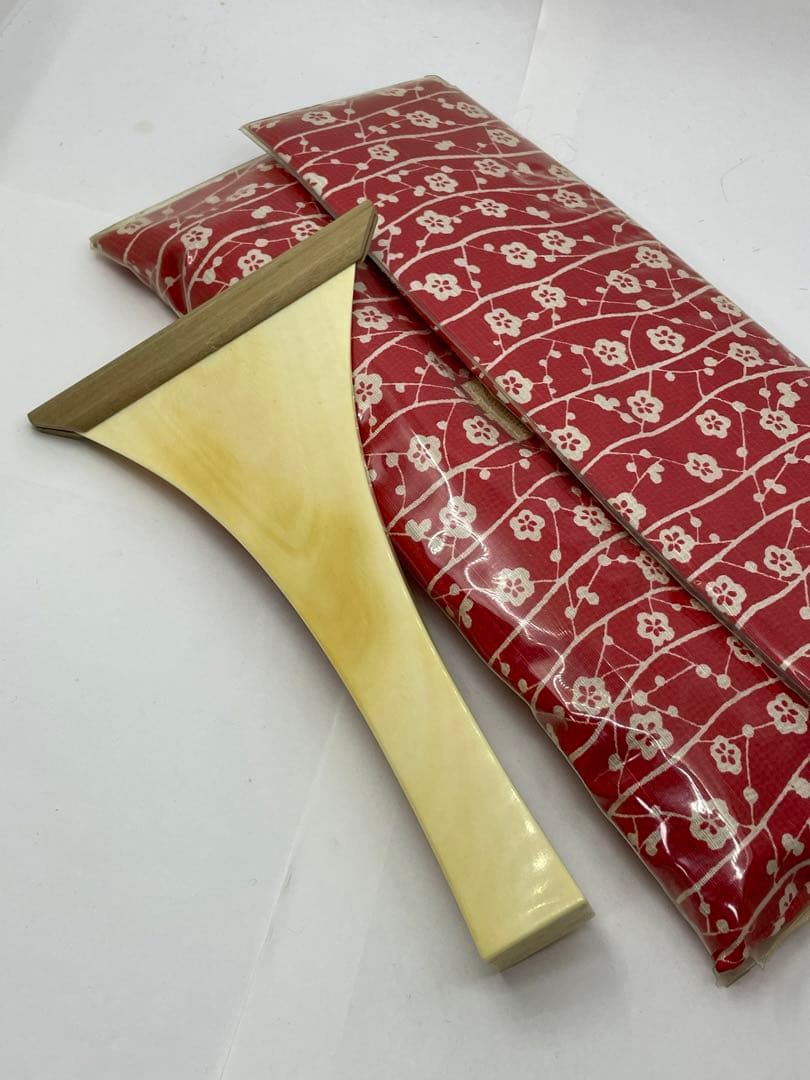 ヴィンテージ  天然素材　バチ　重さ約　112.5g　#724