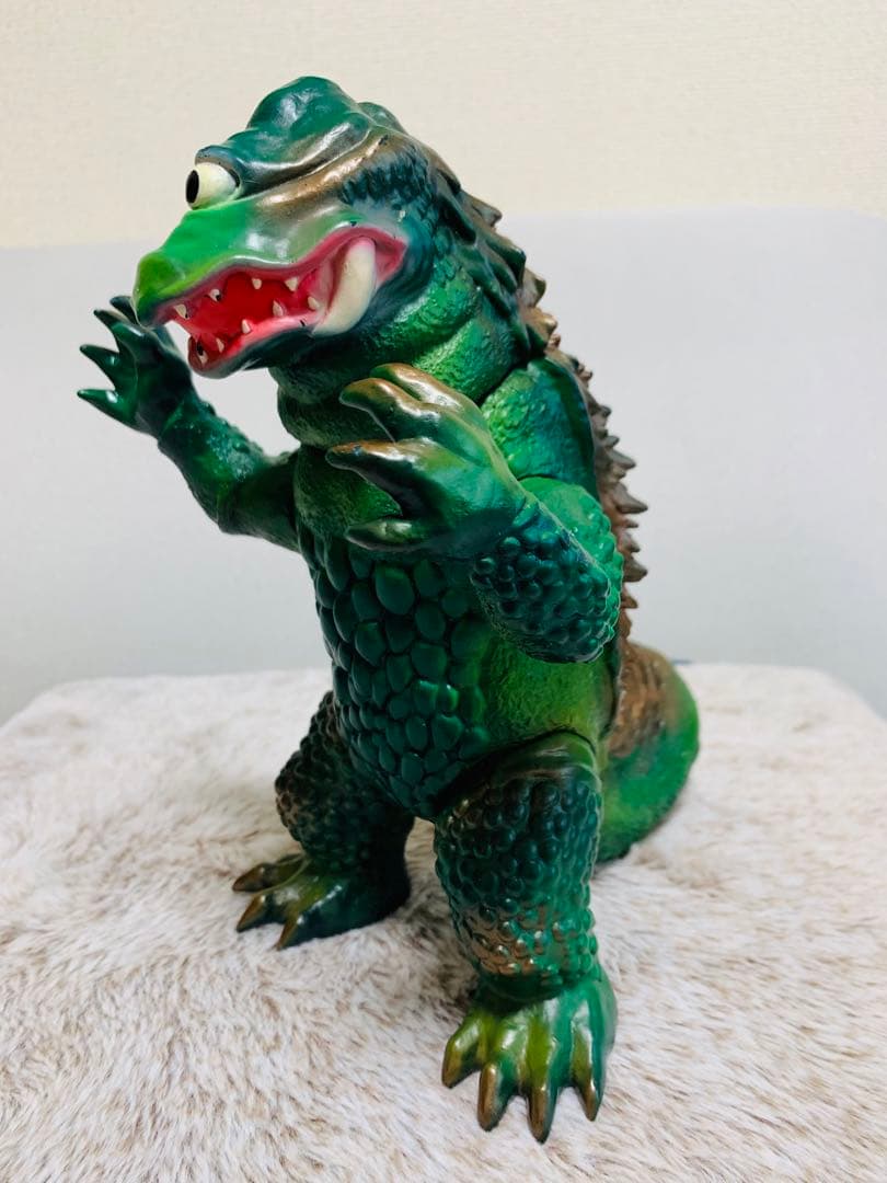 ザゴラ山中の怪獣　中岡俊哉 世界の怪獣シリーズ　シカルナ工房