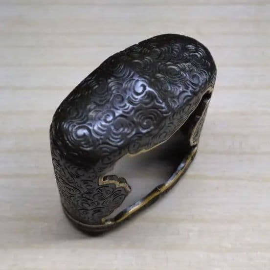 刀装具　美品　雲海図【頭？鐺】