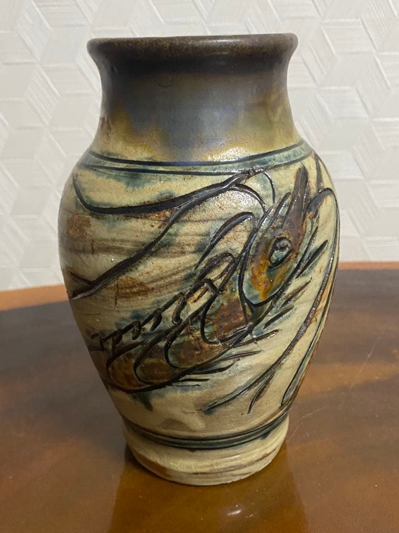 金城次郎 壺屋焼 海老魚唐草文花瓶　 壷　花生　沖縄　人間国宝