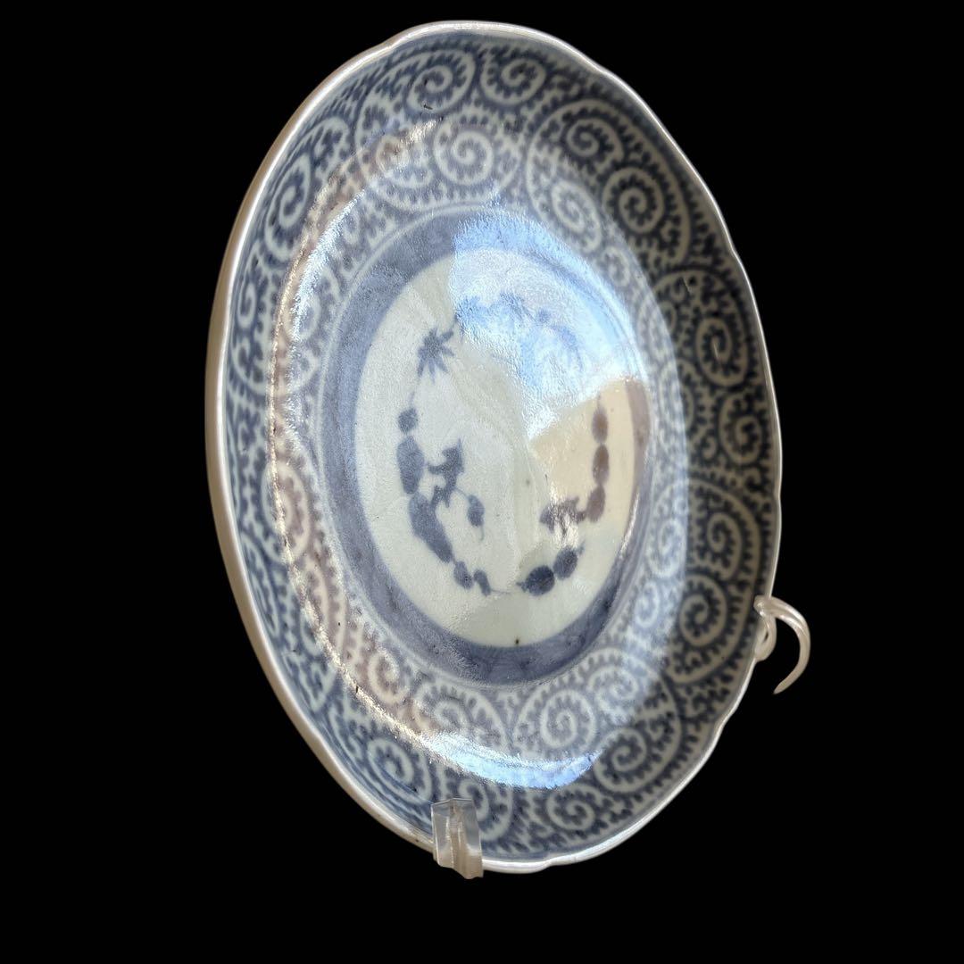 伊万里 有田 染付 印判手 輪花小皿 蛸唐草 見返し蓮弁帯 見込 竹葉 花枝