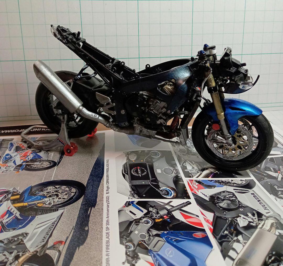 タミヤバイクプラモデル1/12HONDACBR1000RR-R塗装済完成品